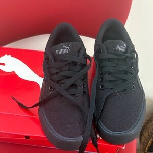 Puma Men's Classic Black Sneakers NWOT